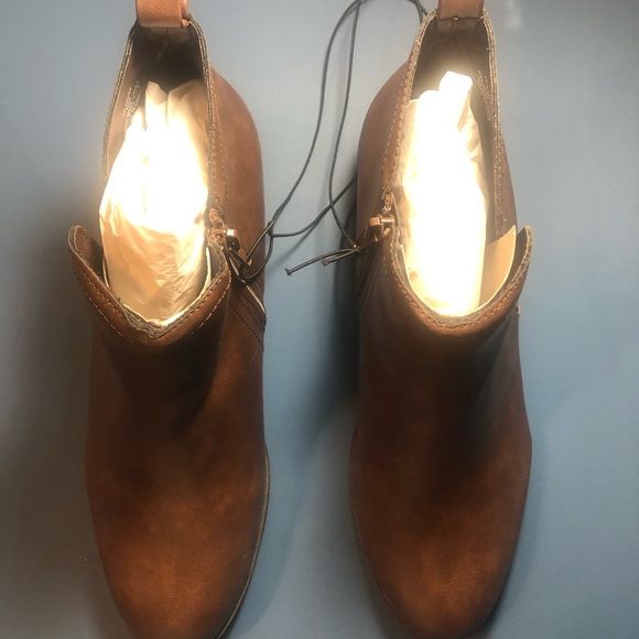 Women American Ragcie Ankle Boots - Picture 2 of 5